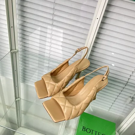 ボッテガ ヴェネタ サンダル