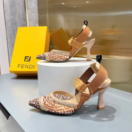 フェンディ サンダル