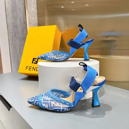 フェンディ サンダル