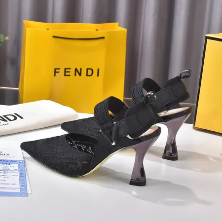 フェンディ サンダル