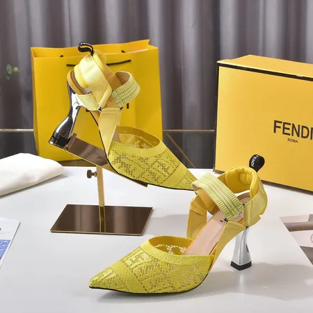 フェンディ サンダル