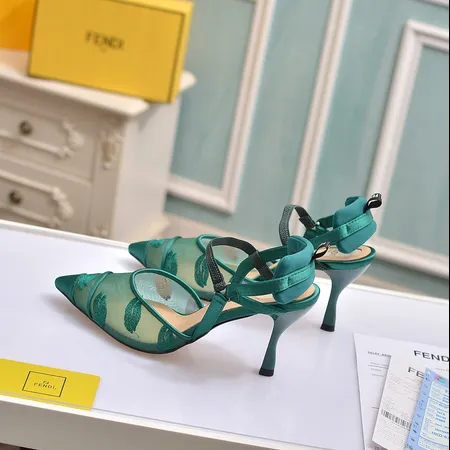 フェンディ サンダル