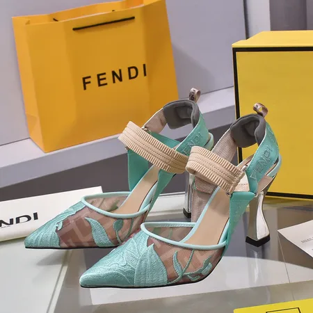 フェンディ サンダル