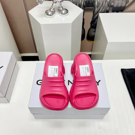 ジバンシィ スリッパ