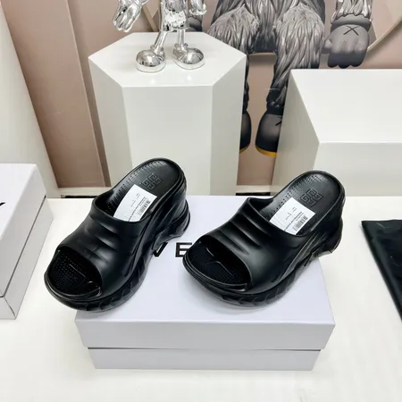 ジバンシィ スリッパ