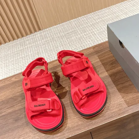 バレンシアガ サンダル