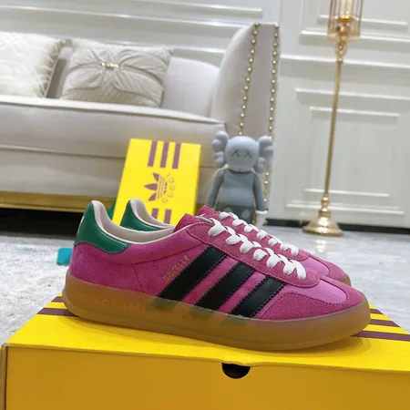 グッチ カジュアルシューズ