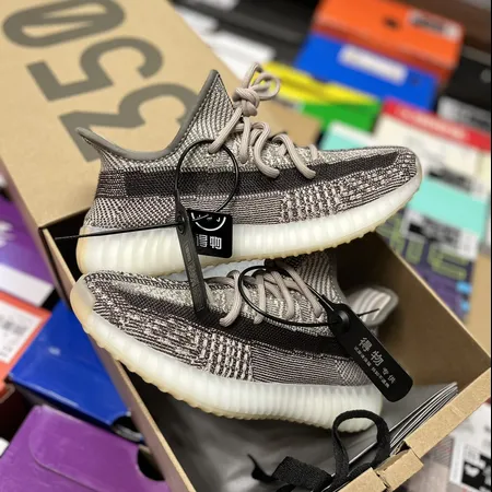 アディダス カジュアルシューズ