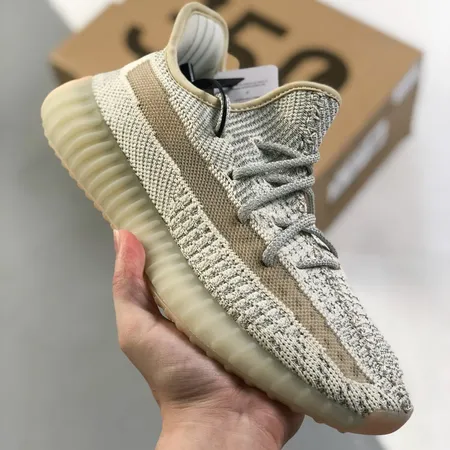 アディダス スニーカー