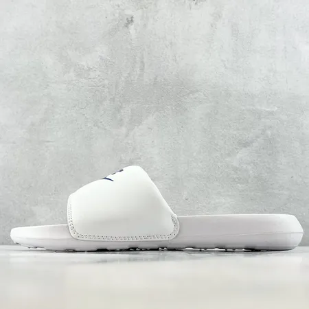 ナイキ スリッパ