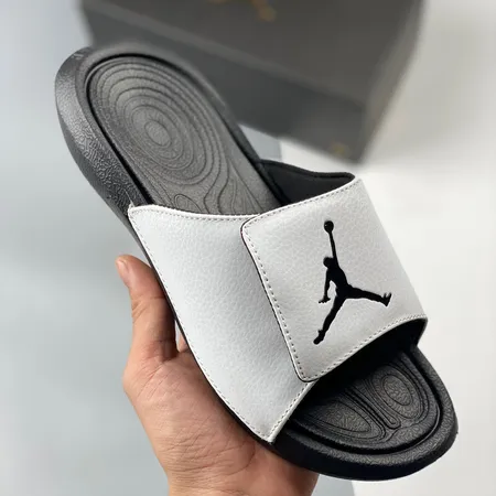 エアジョーダン スリッパ