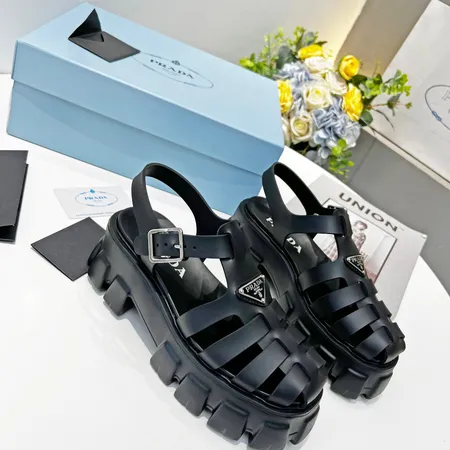 プラダ サンダル