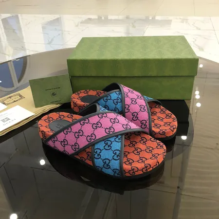 グッチ スリッパ