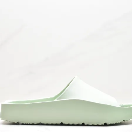 エアジョーダン スリッパ