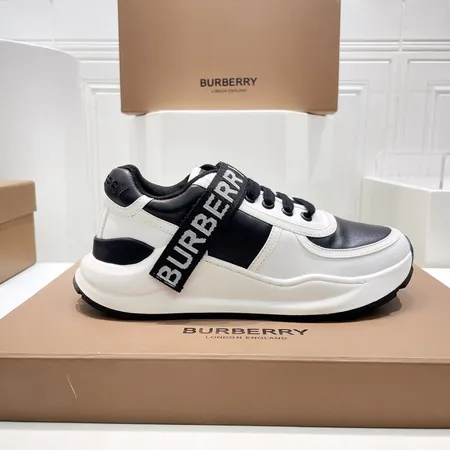 バーバリー ス カジュアルシューズ