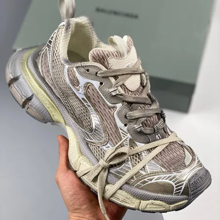 バレンシアガ スニーカー