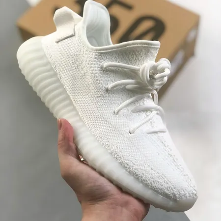 アディダス スニーカー