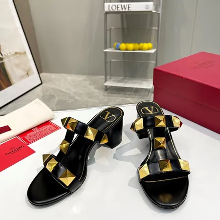 ヴァレンティノ サンダル