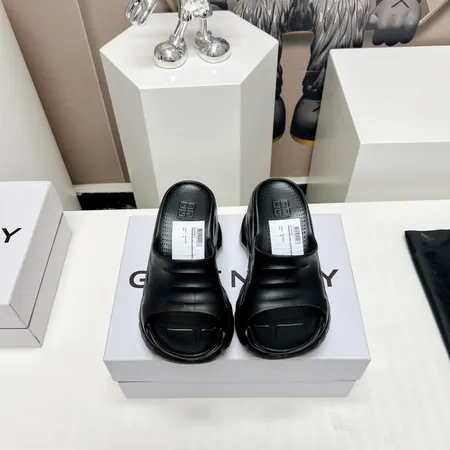 ジバンシィ スリッパ