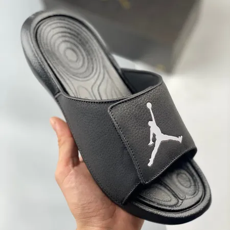 エアジョーダン スリッパ