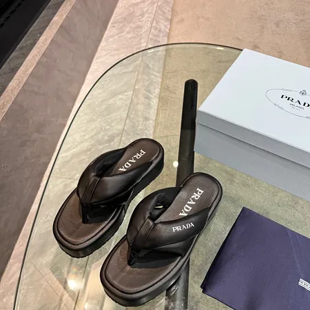 プラダ スリッパ
