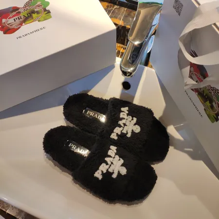 プラダ スリッパ