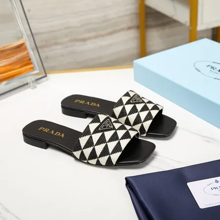 プラダ スリッパ