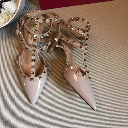 ヴァレンティノ サンダル