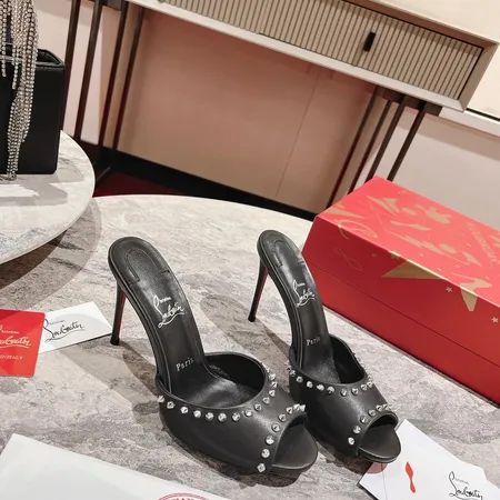 クリスチャン・ルブタン サンダル