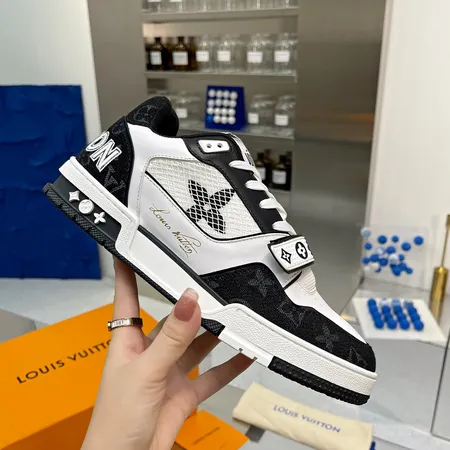 ルイヴィトン スニーカー