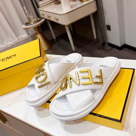 フェンディ スリッパ