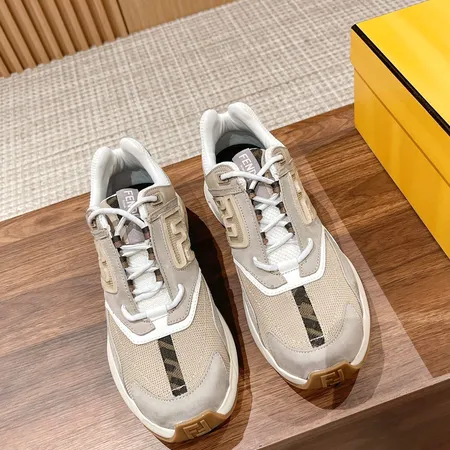 フェンディ スニーカー