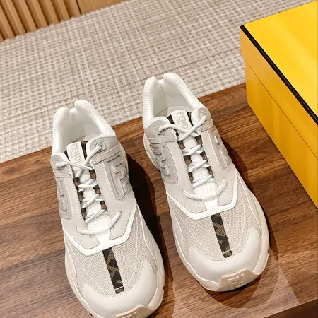 フェンディ スニーカー