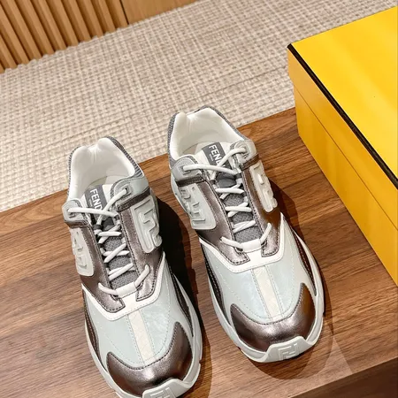 フェンディ スニーカー