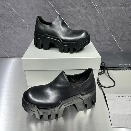 バレンシアガ ビジネスシューズ