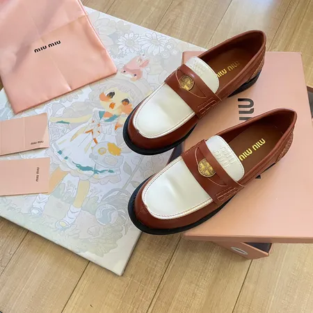 ミュウミュウ カジュアルシューズ
