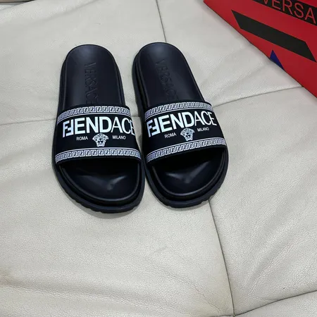 ヴェルサーチ スリッパ