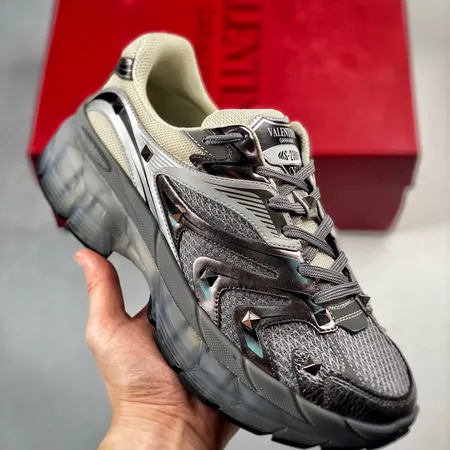 ヴァレンティノ スニーカー