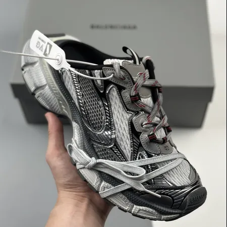 バレンシアガ スリッパ