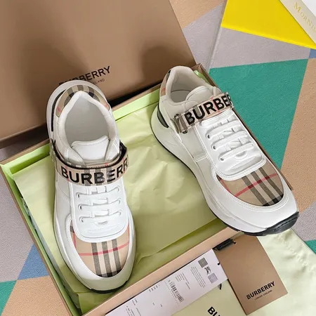 バーバリー ス カジュアルシューズ