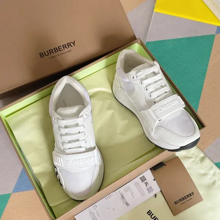 バーバリー ス カジュアルシューズ