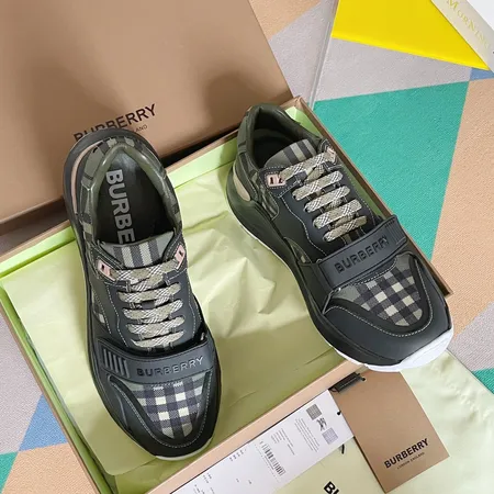 バーバリー ス カジュアルシューズ