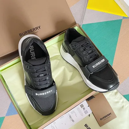 バーバリー ス カジュアルシューズ