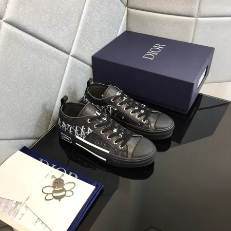 ディオール カジュアルシューズ