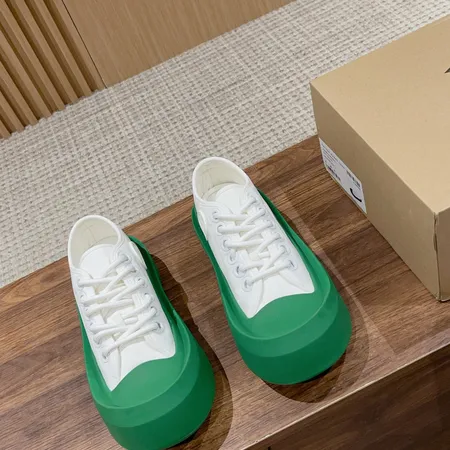 ボッテガ ヴェネタ カジュアルシューズ