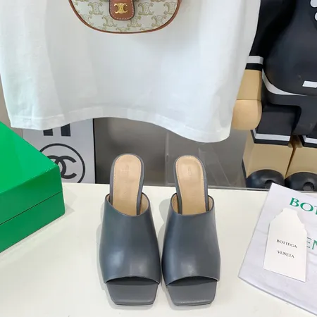 ボッテガ ヴェネタ サンダル