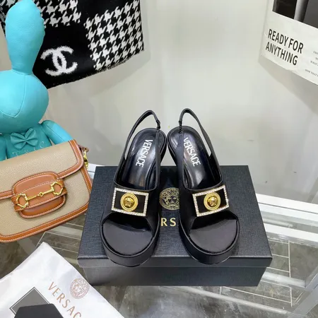 ヴェルサーチ サンダル