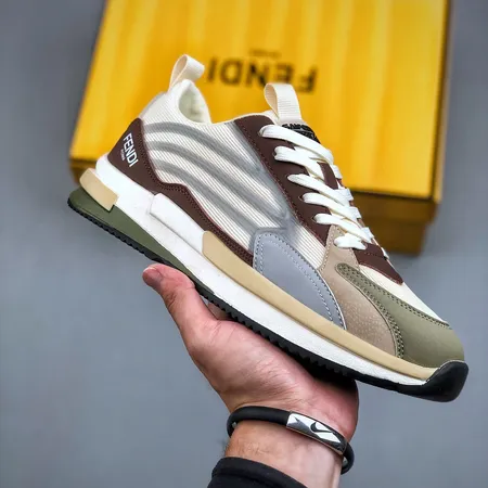 フェンディ スニーカー