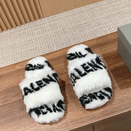 バレンシアガ スリッパ