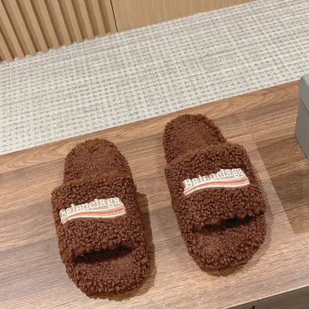 バレンシアガ スリッパ